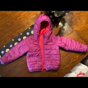 North Face puffy jacket. Reversible. Virtua New.